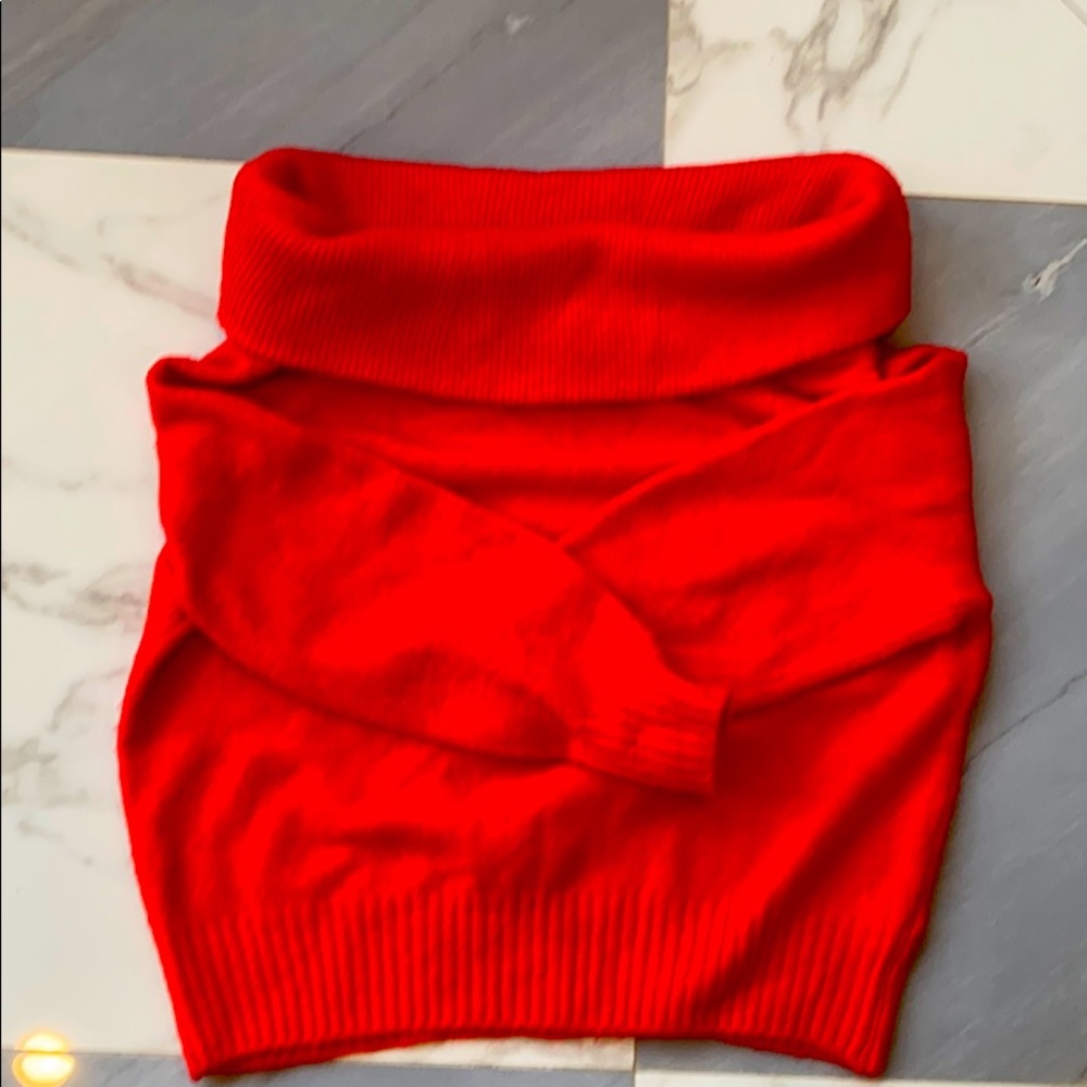 H&M shoulder down